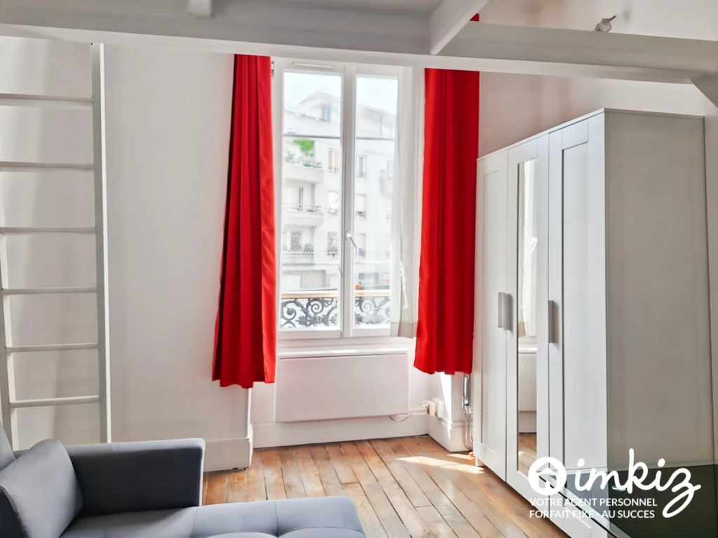 Paris 20ᵉ Studio avec mezzanine et cour privative 1