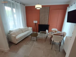 Maison rénovée 3 chambres et cour 1