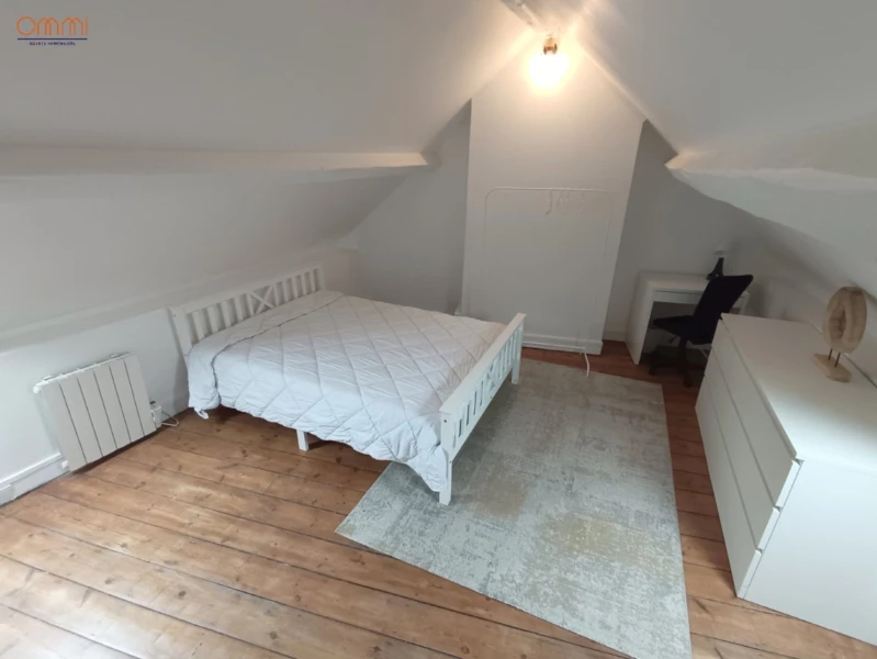 Maison rénovée 3 chambres et cour 12