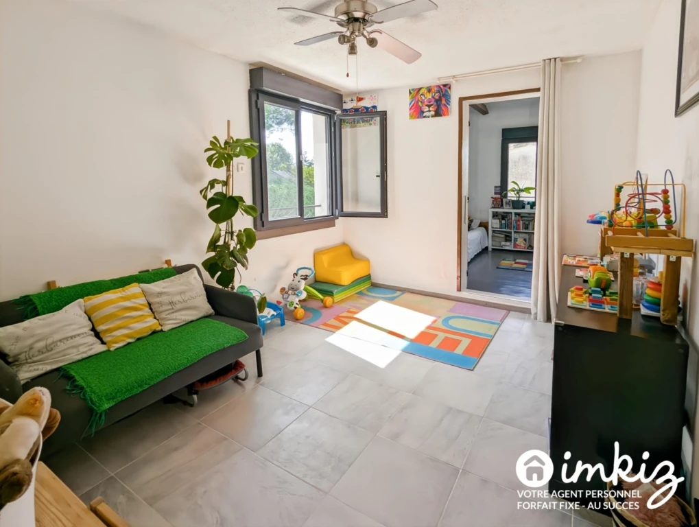 Maison individuelle 6 pièces 104 m² avec piscine 12