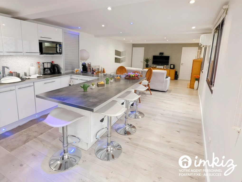Rare Écusson : 61m² + Terrasse 1