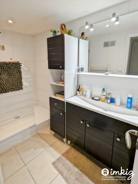 Rare Écusson : 61m² + Terrasse 9