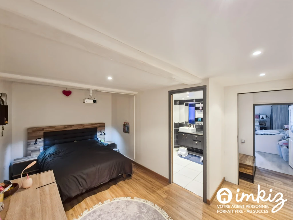 Maison familiale parfaitement rénovée de 220 m² 11