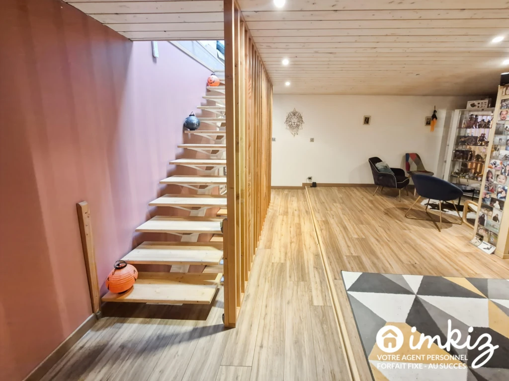 Maison familiale parfaitement rénovée de 220 m² 12