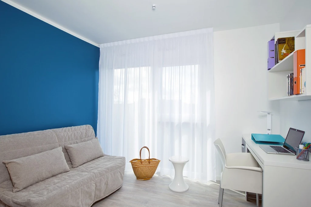 Investissement locatif - studio 1e étage + parking 3