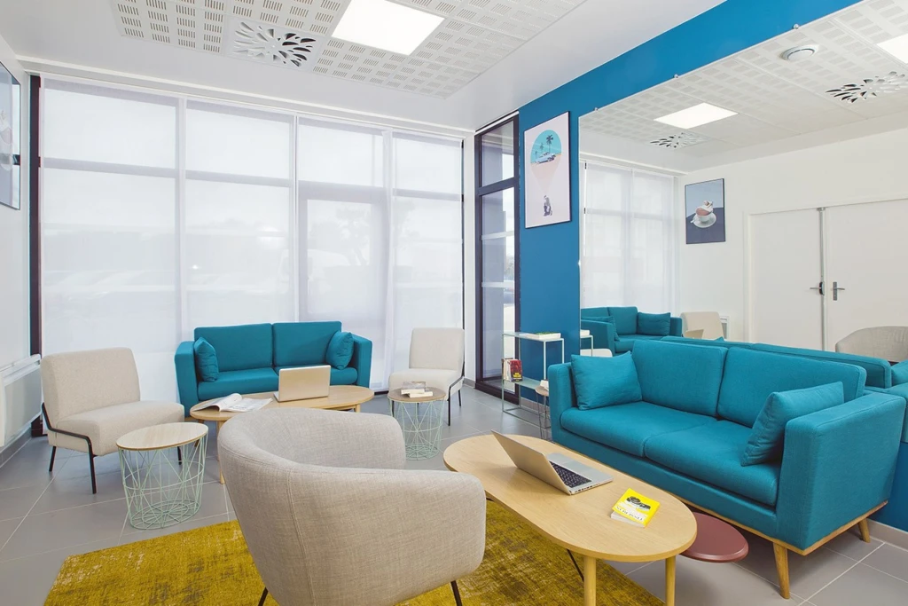 Investissement locatif - studio 1e étage + parking 8