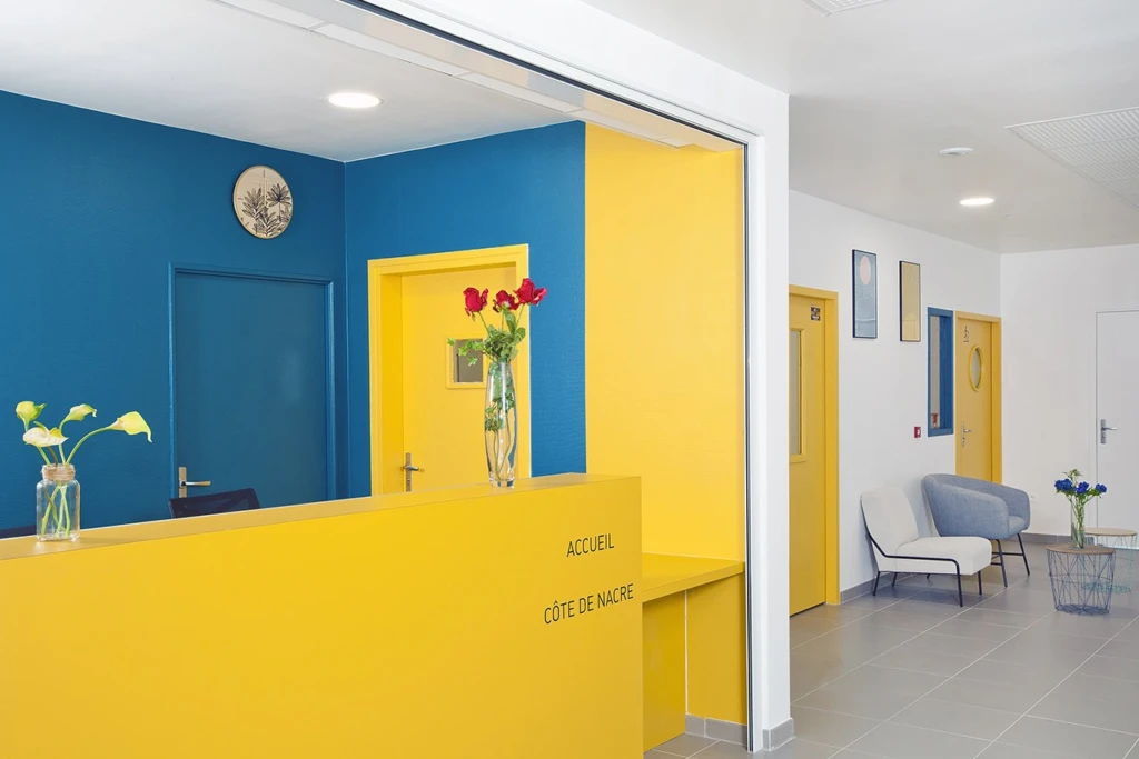 Investissement locatif - studio 1e étage + parking 9
