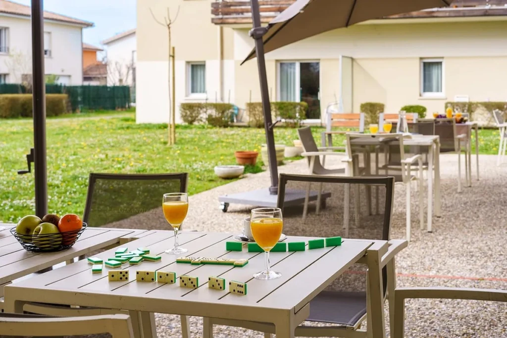 Investissement locatif sénior- studio + terrasse 8