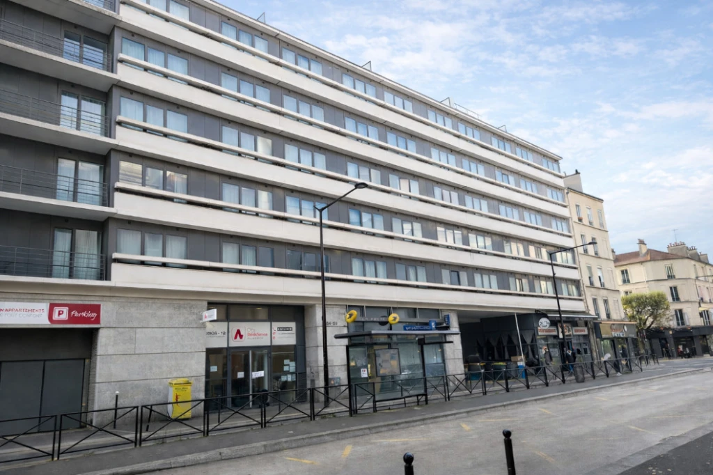Investissement locatif - studio 4e + parking 1