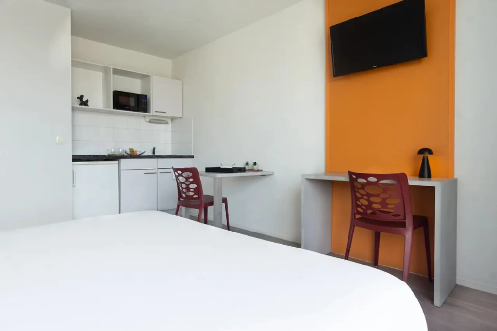 Investissement locatif - studio 4e + parking 2