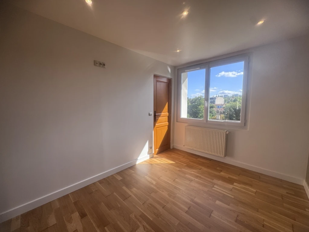 Appartement 2 pièces de 41,4m² proche gare 8