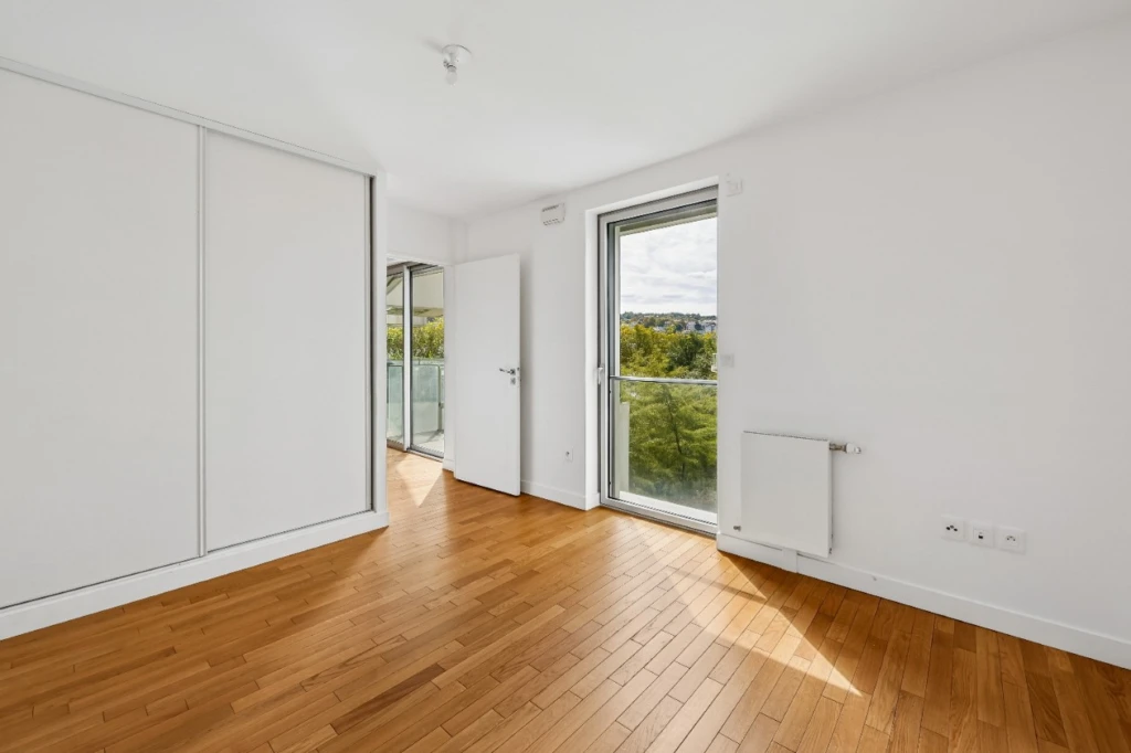 Appartement 4 pièces avec BALCONS 12