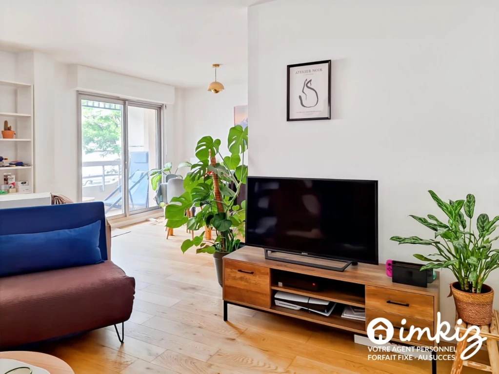 Paris 19e – 3P refait à neuf, traversant, 2 loggia 2