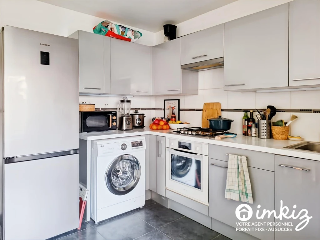 Paris 19e – 3P refait à neuf, traversant, 2 loggia 7