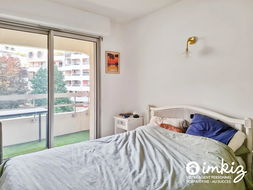 Paris 19e – 3P refait à neuf, traversant, 2 loggia 9