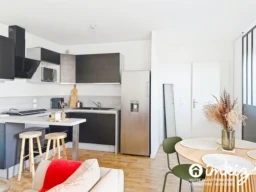 Grand studio / T2, balcon et parking privé 2