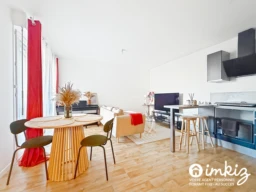 Grand studio / T2, balcon et parking privé 3