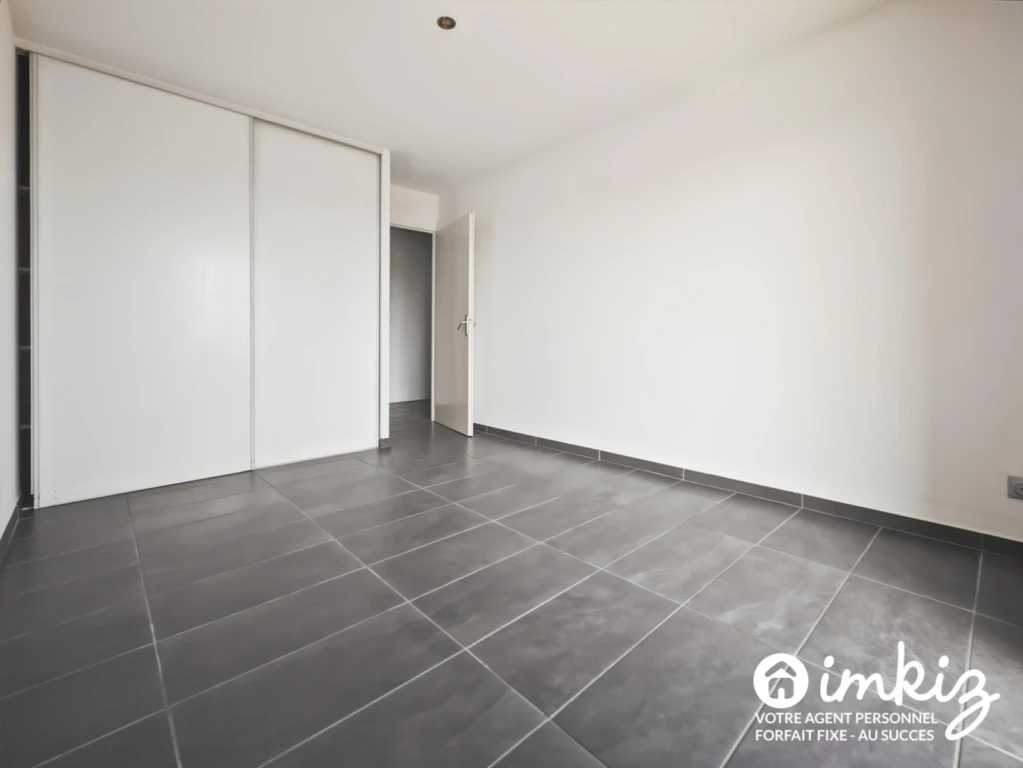 Appartement T3 - 2 parkings & piscine sécurisés 8