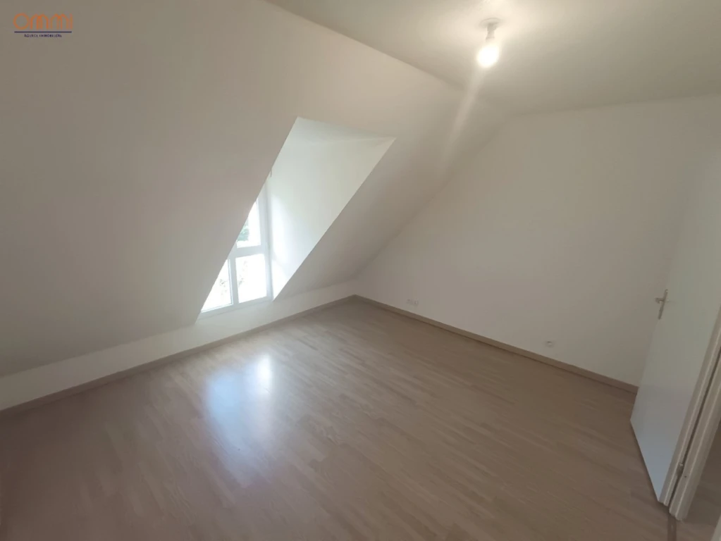 Doullens maison 1 chambre jardin parking 11