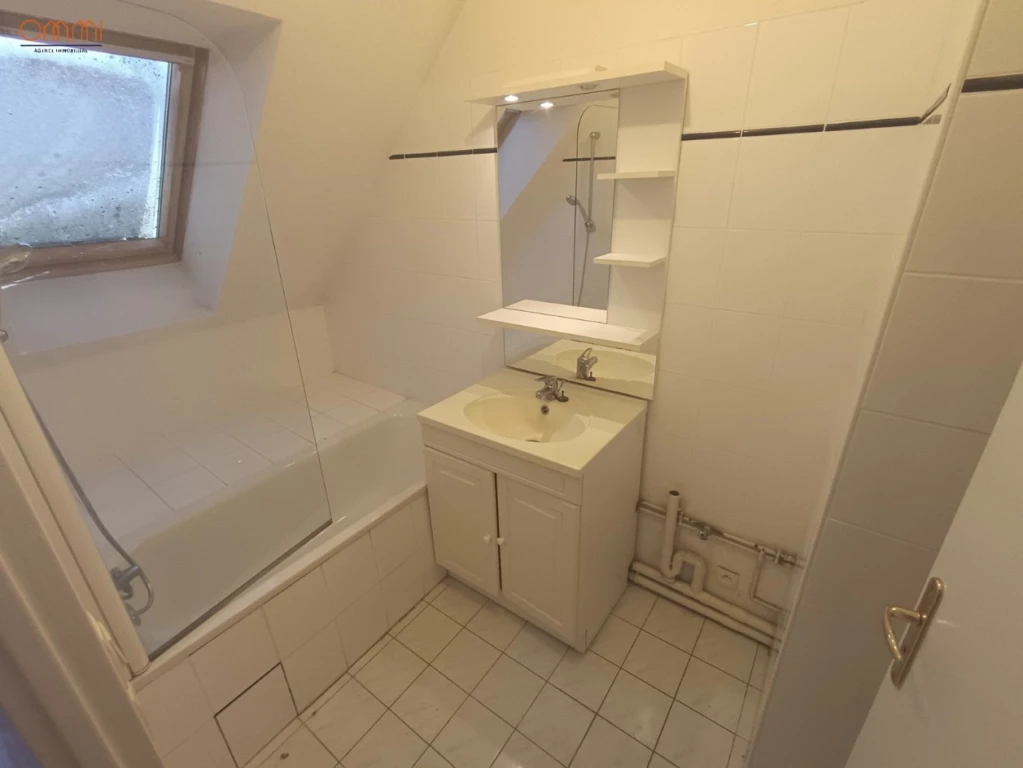 Doullens maison 1 chambre jardin parking 13