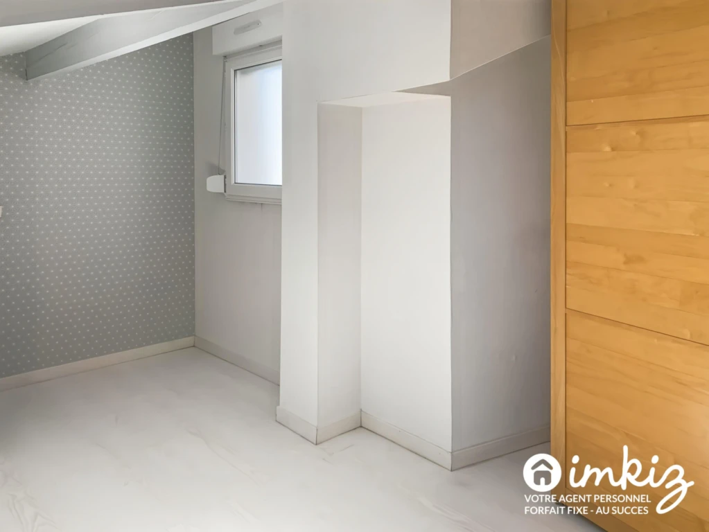 Duplex 2 pièces avec balcon, cave et parking 12