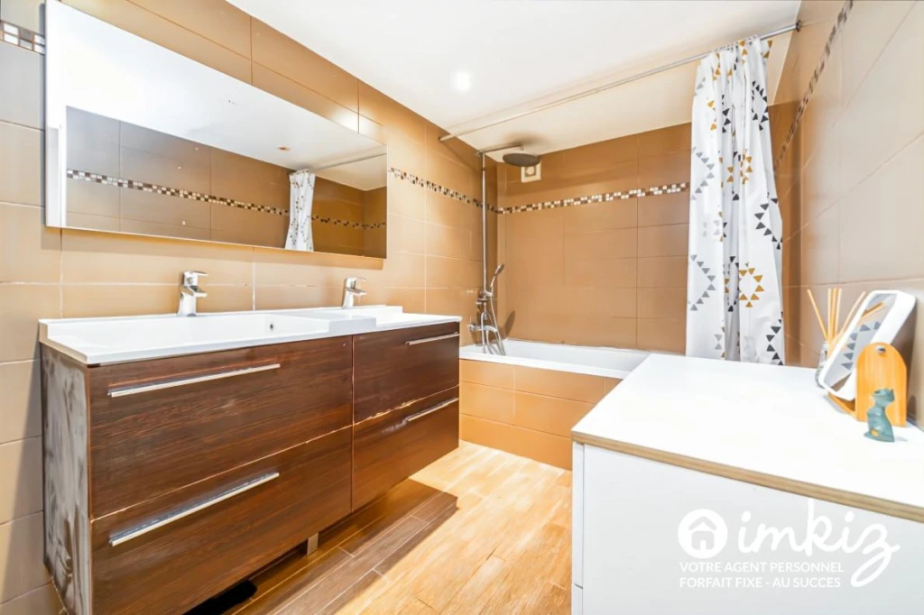 Appart style loft dans le quartier des artistes. 8