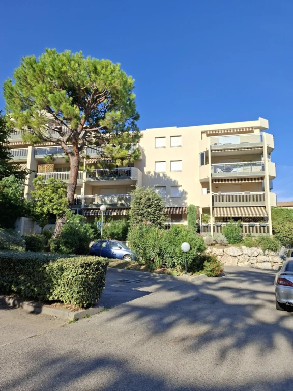 Lumineux appartement 4 pièces Secteur des Rascas 13