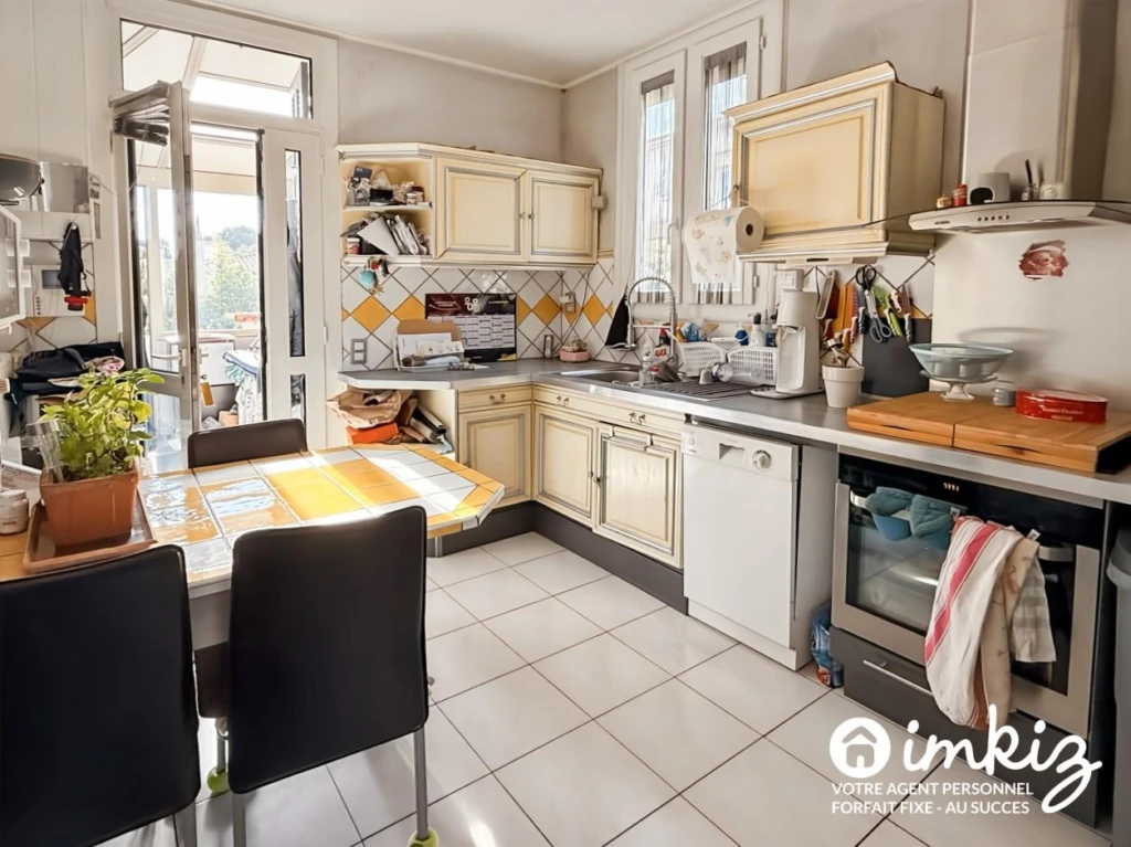Maison divisé en 2 appartements avec piscine 15