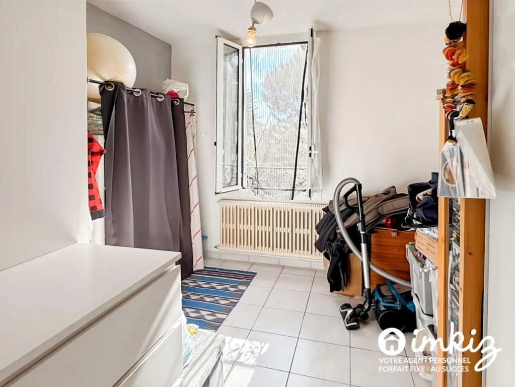 Maison divisé en 2 appartements avec piscine 17