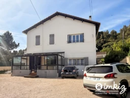 Maison divisé en 2 appartements avec piscine 2