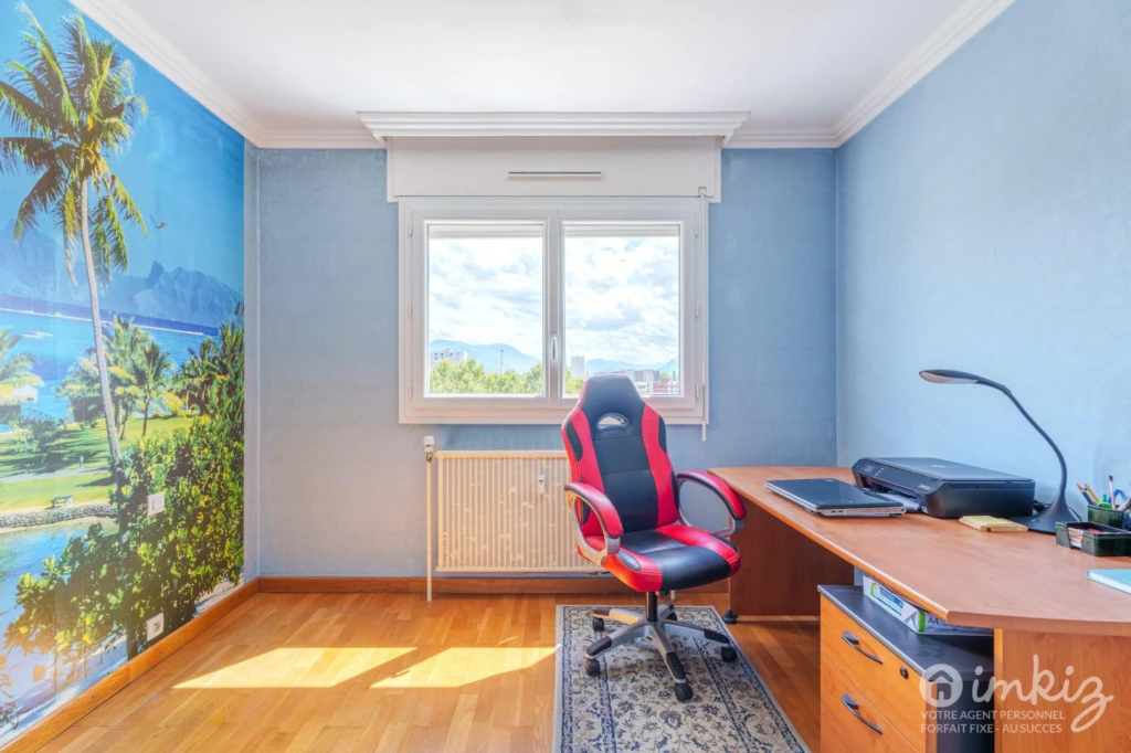 Dernier étage, vue dégagée, balcon 16m² 13