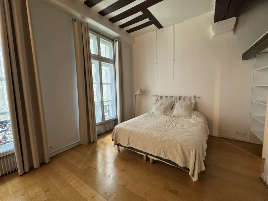 PARIS 6 - RUE DAUPHINE | Grand Studio meublé 3