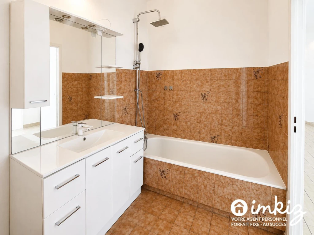 Montchat, 93m², annexes rares : garage + cave 25m² 13