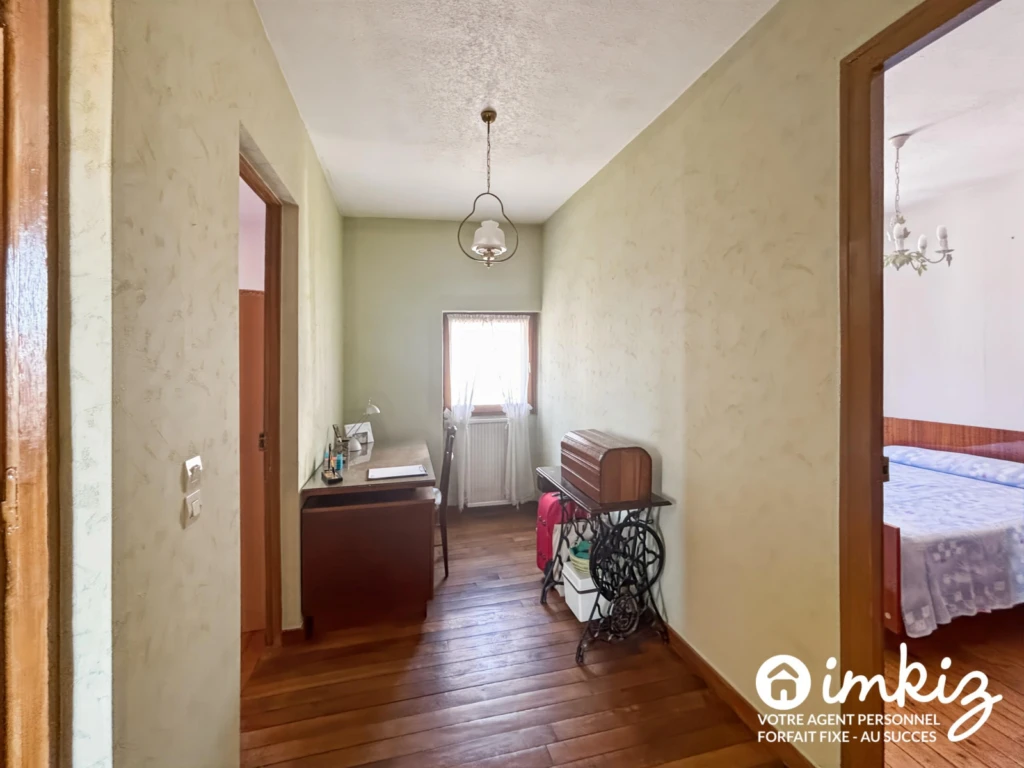 Maison 4 pièces de 85 m² offrant un beau potentiel 5