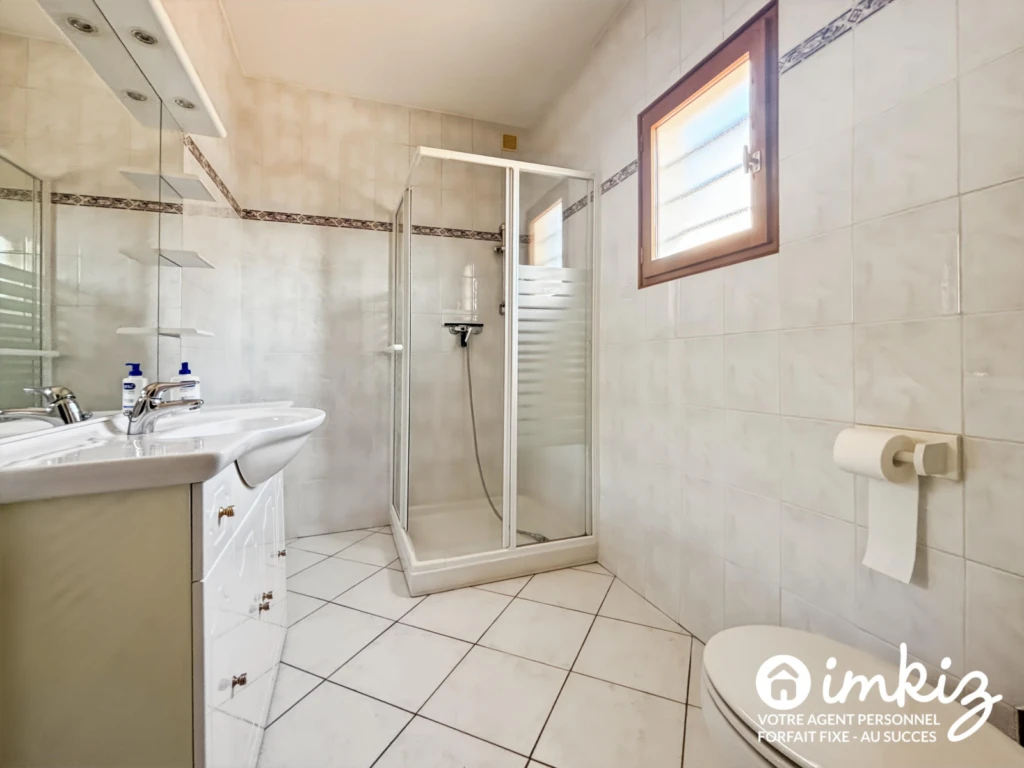 Maison 4 pièces de 85 m² offrant un beau potentiel 9