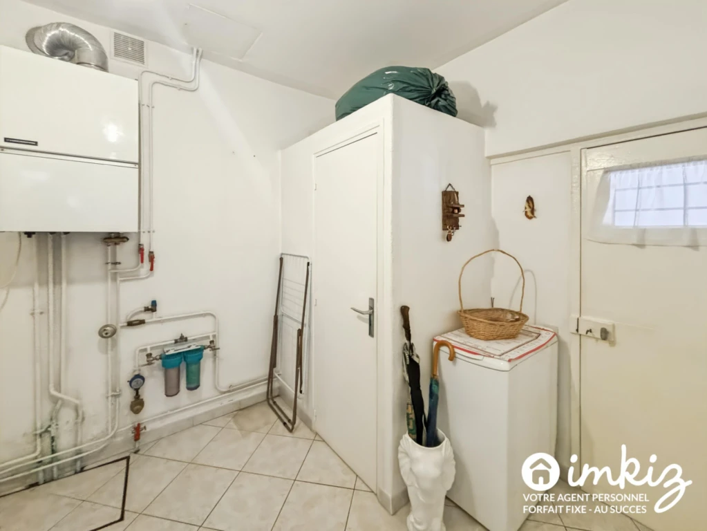 Maison 4 pièces de 85 m² offrant un beau potentiel 10