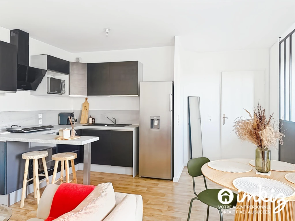 Grand studio / T2, balcon et parking privé 2