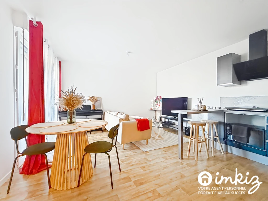 Grand studio / T2, balcon et parking privé 3