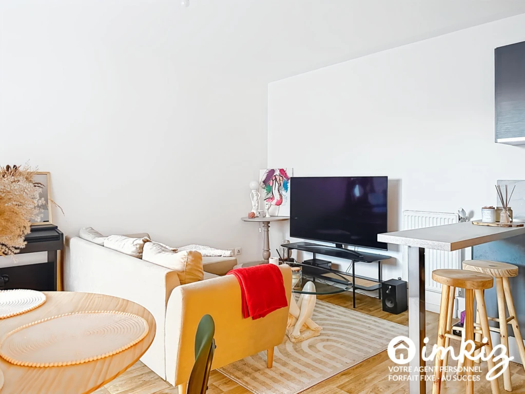 Grand studio / T2, balcon et parking privé 4