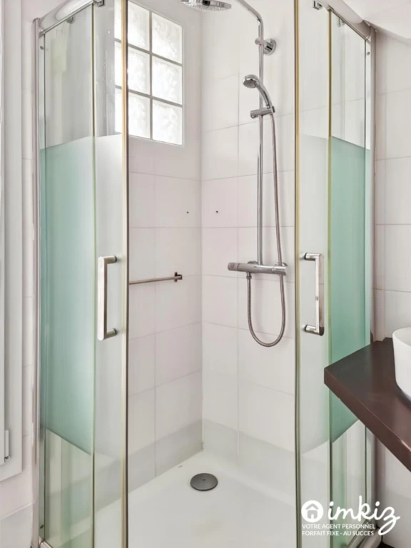 Paris 11ᵉ grand studio 36m² rénové 10