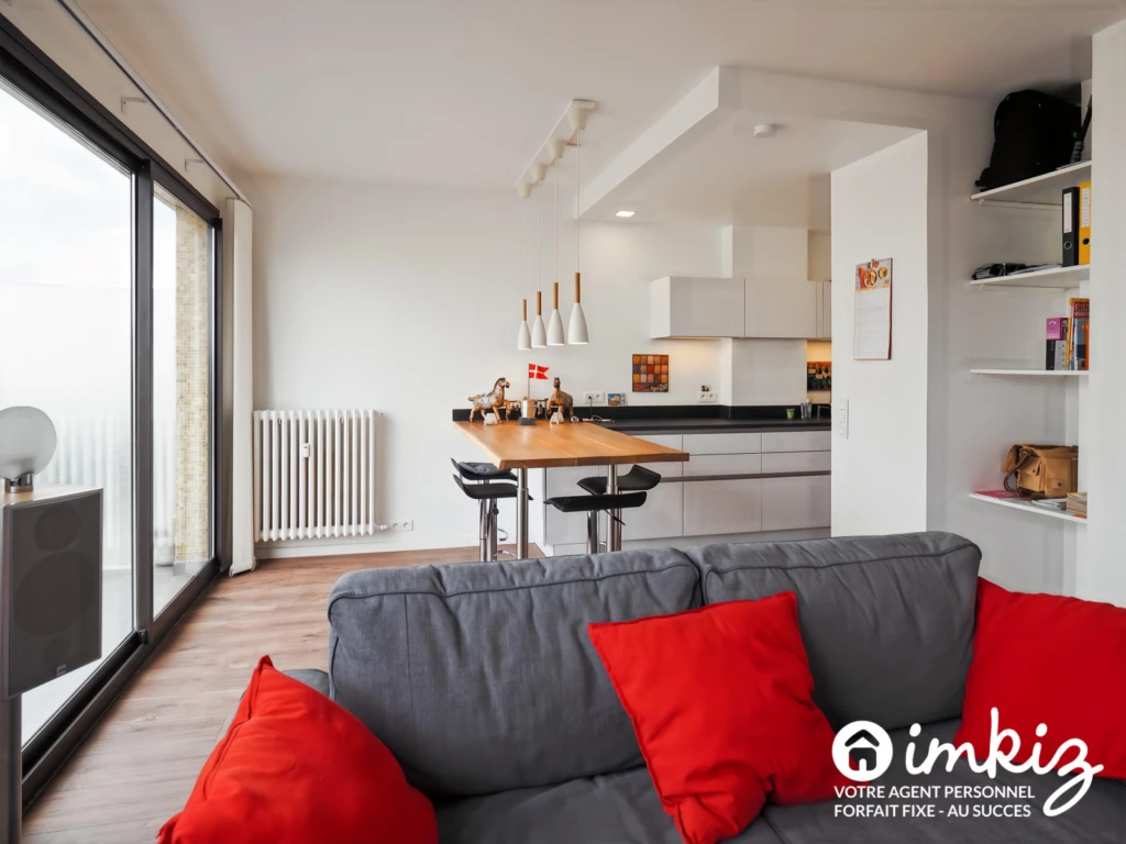 Appartement 2 pièces, grand balcon, vue degagée 3