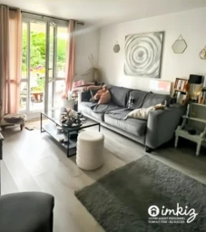 Appartement 2 pièces avec grand balcon cave et garage 2
