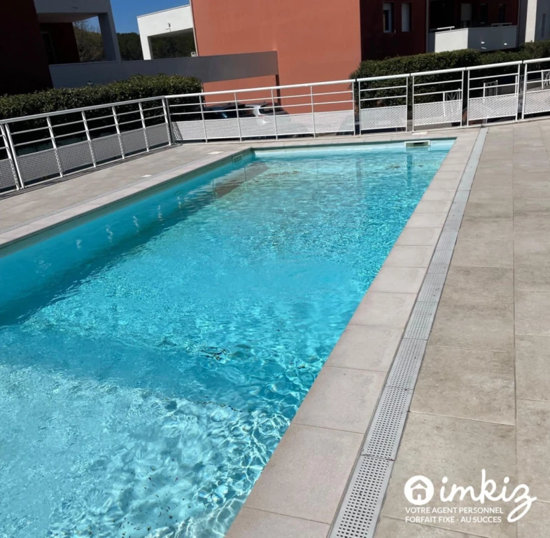 Residence avec piscine - terrasse, jardins et box 11