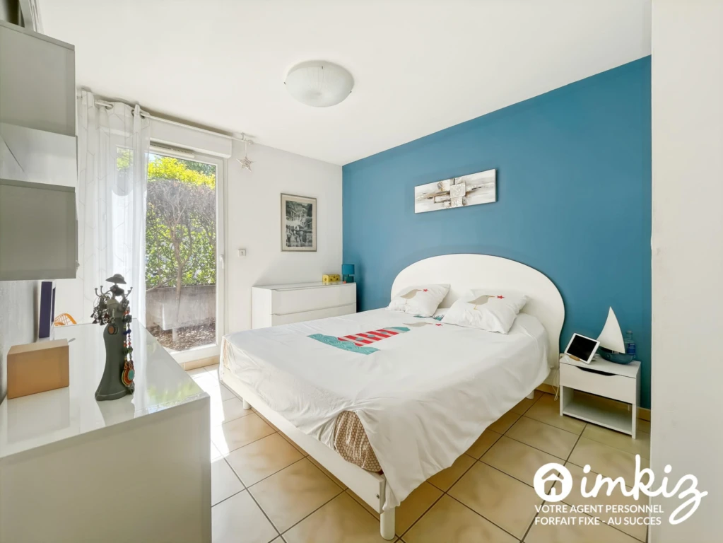 Residence avec piscine - terrasse, jardins et box 5