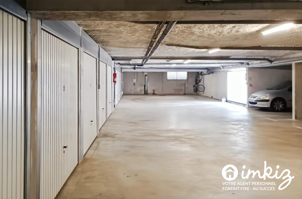 Appartement 3 pièces lumineux dans quartier vivant 12