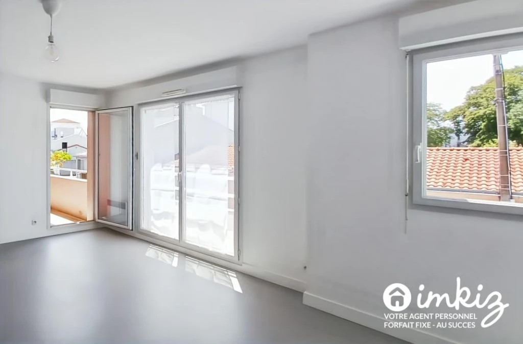 Appartement 3 pièces lumineux dans quartier vivant 9