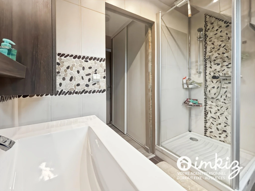 Maison 2011 6 pièces 145m2 - Quartier Saint Pierre 12