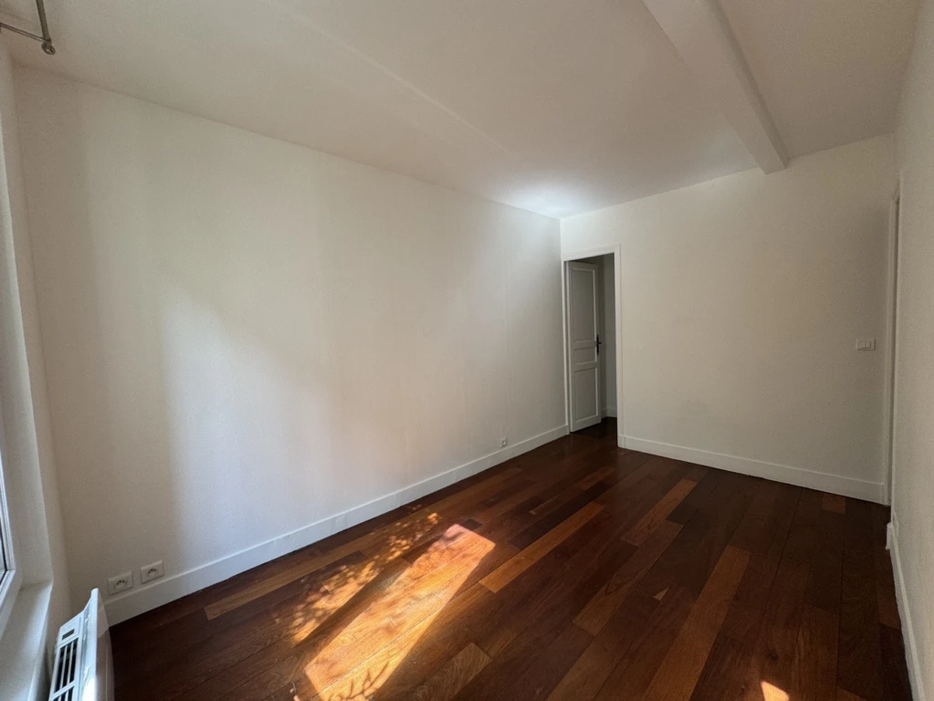 Vaste studio avec grand espace nuit 5