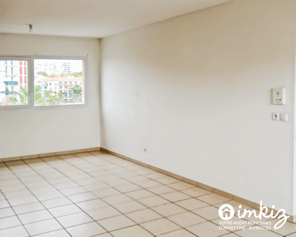 Appartement T2- Vertefeuille - Terrasse et parking 3