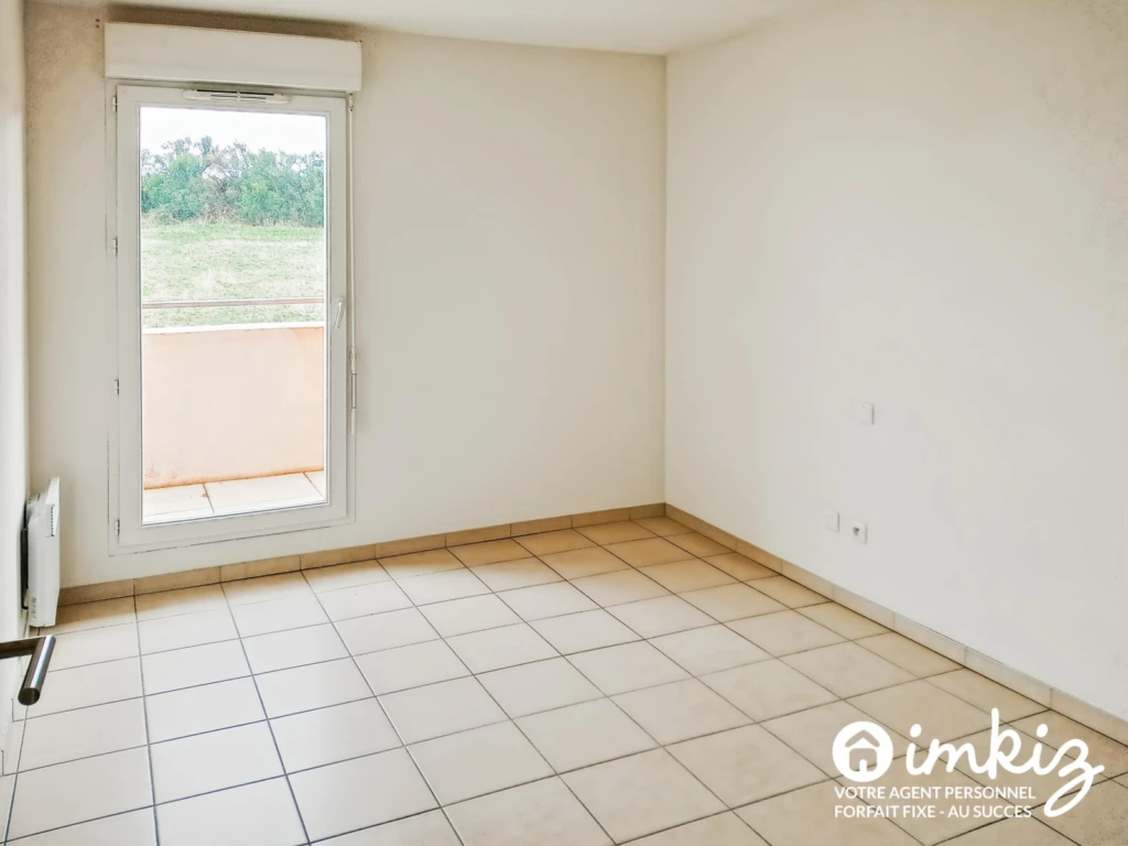 Appartement T2- Vertefeuille - Terrasse et parking 8